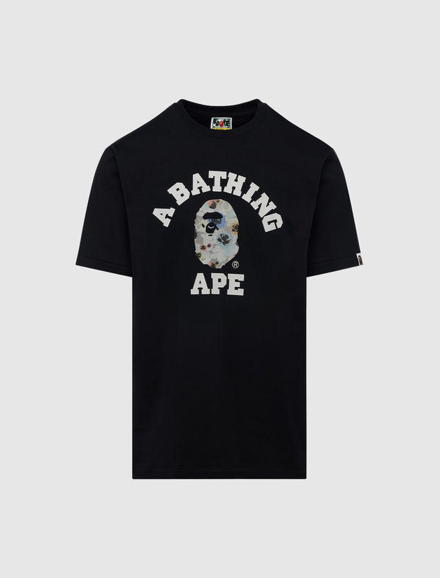 T-SHIRT MIT BLUMENMUSTER