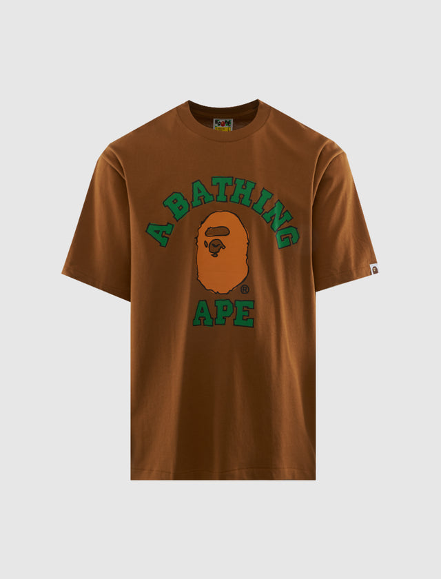 HANDGEZEICHNETES COLLEGE-T-SHIRT