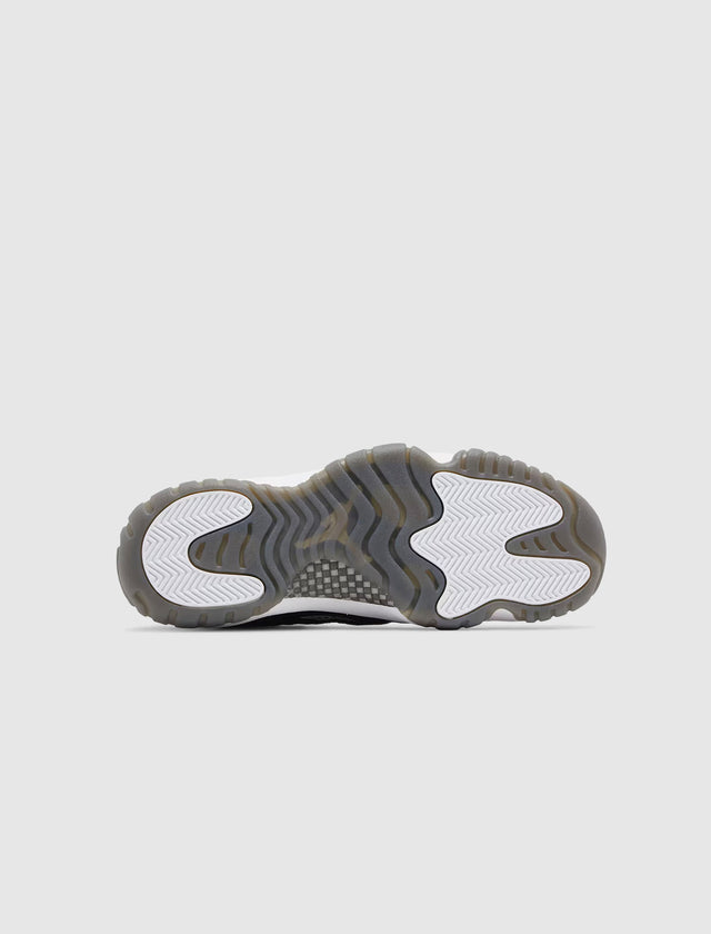 AIR JORDAN 11 RETRO LOW IE "SCHWARZ/WEISS"