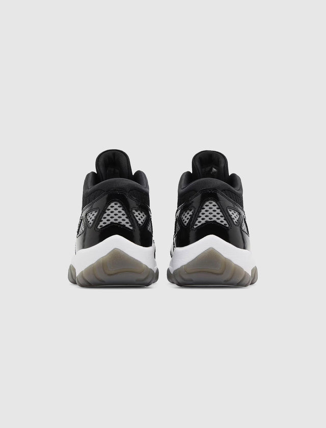 AIR JORDAN 11 RETRO LOW IE "SCHWARZ/WEISS"
