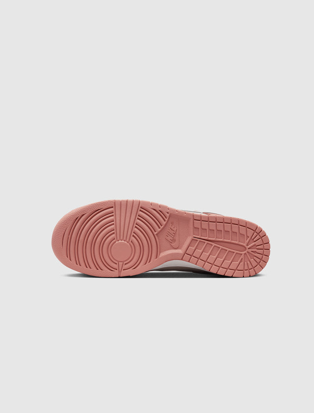DUNK LOW "レッドスターダスト"