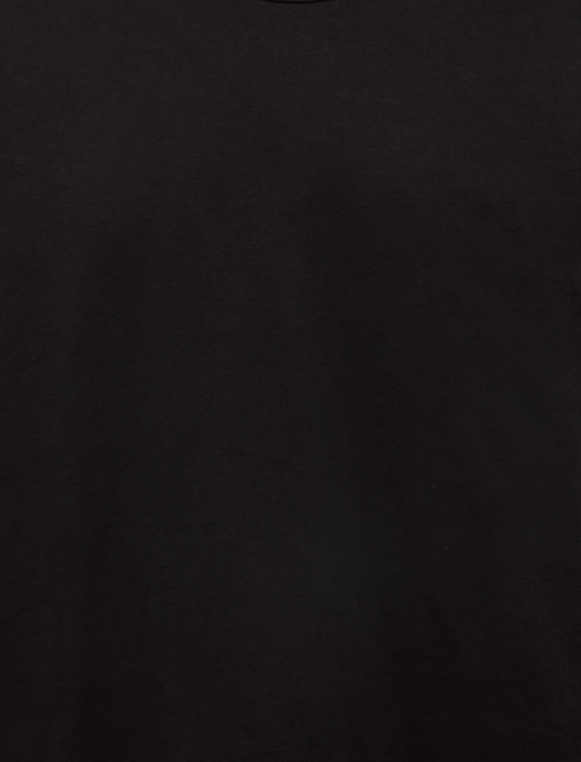 SCHWERES T-SHIRT MIT EINGEFASSTEM HALS UND LINKS GEDREHTEN NÄHTEN