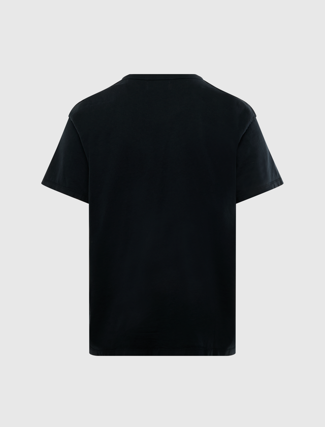 SCHWERES T-SHIRT MIT EINGEFASSTEM HALS UND LINKS GEDREHTEN NÄHTEN