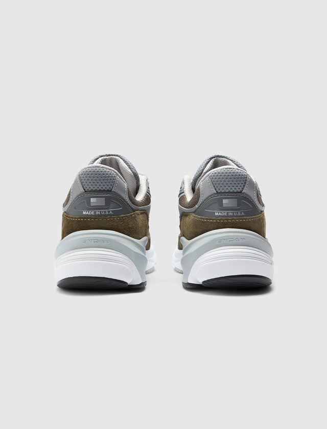 HERGESTELLT IN DEN USA 990 V6 „OLIVE“