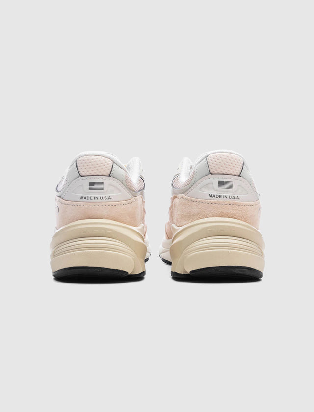 HERGESTELLT IN DEN USA 990 V6 „VINTAGE ROSE“