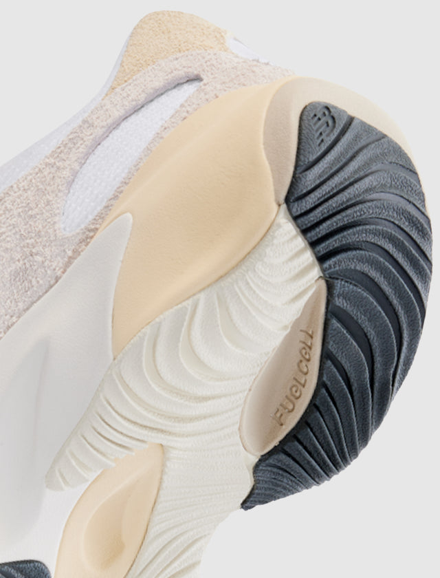 WARPED RUNNER "WHITE BEIGE"