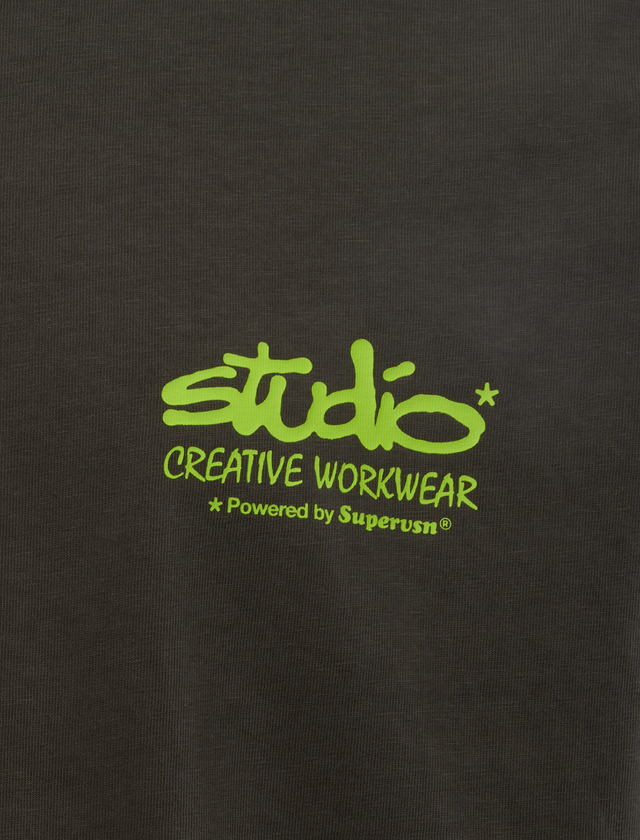 STUDIO LABEL LOGO TEE