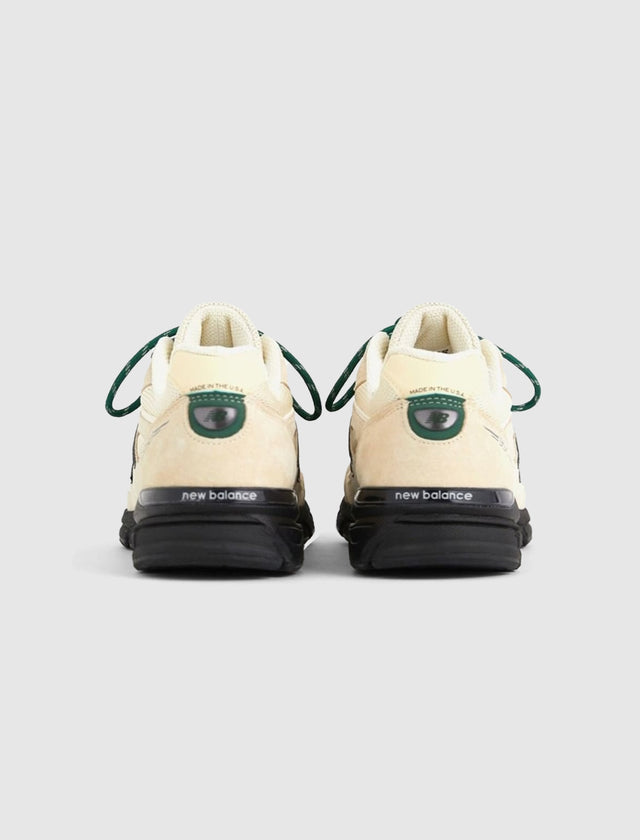 990 V4 "MACADAMIA NUSS"