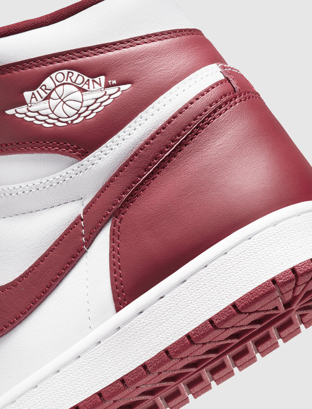 AIR JORDAN 1 RETRO HIGH OG „TEAM RED“