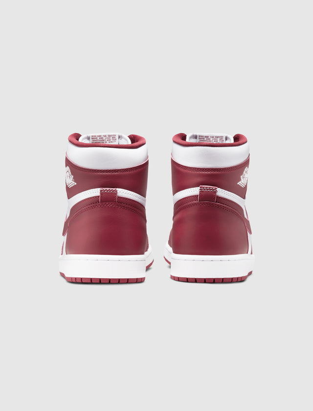 AIR JORDAN 1 RETRO HIGH OG „TEAM RED“