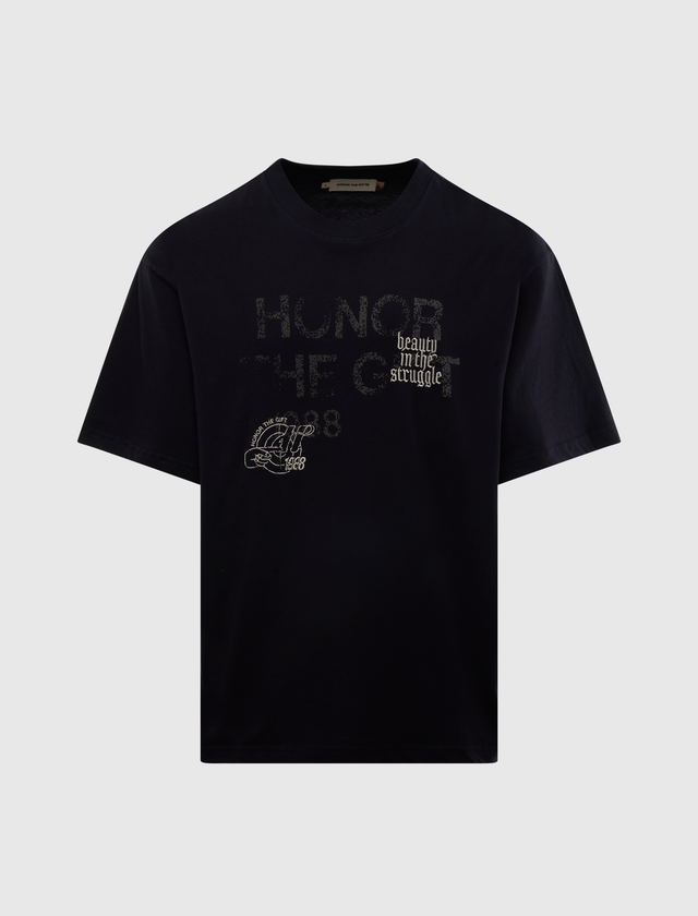 SCHÖNHEIT IM KAMPF T-SHIRT