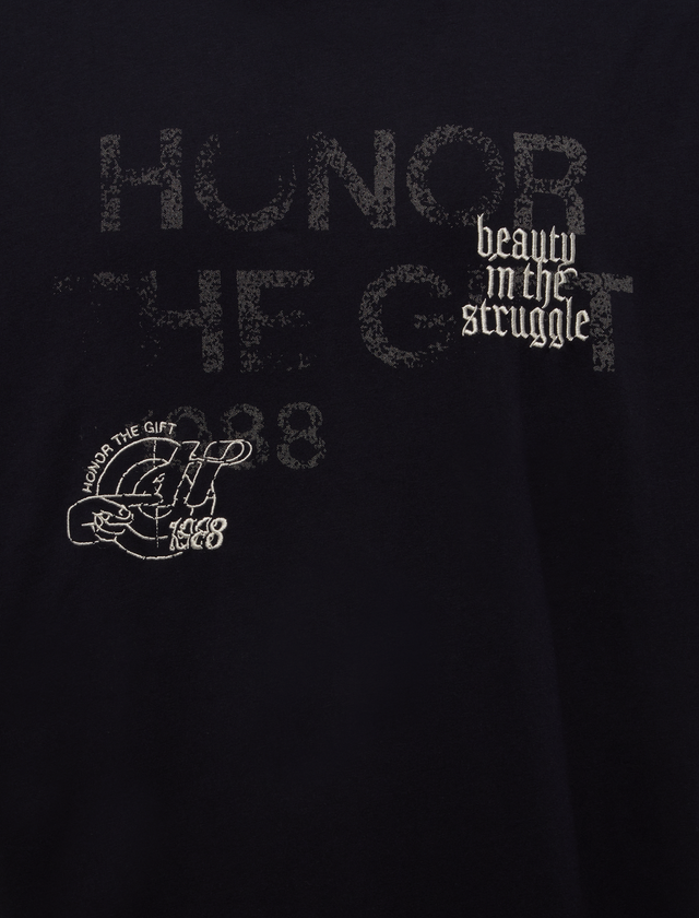 SCHÖNHEIT IM KAMPF T-SHIRT