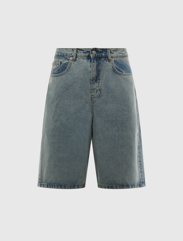 LIGHT WASH DENIM SHORTS
