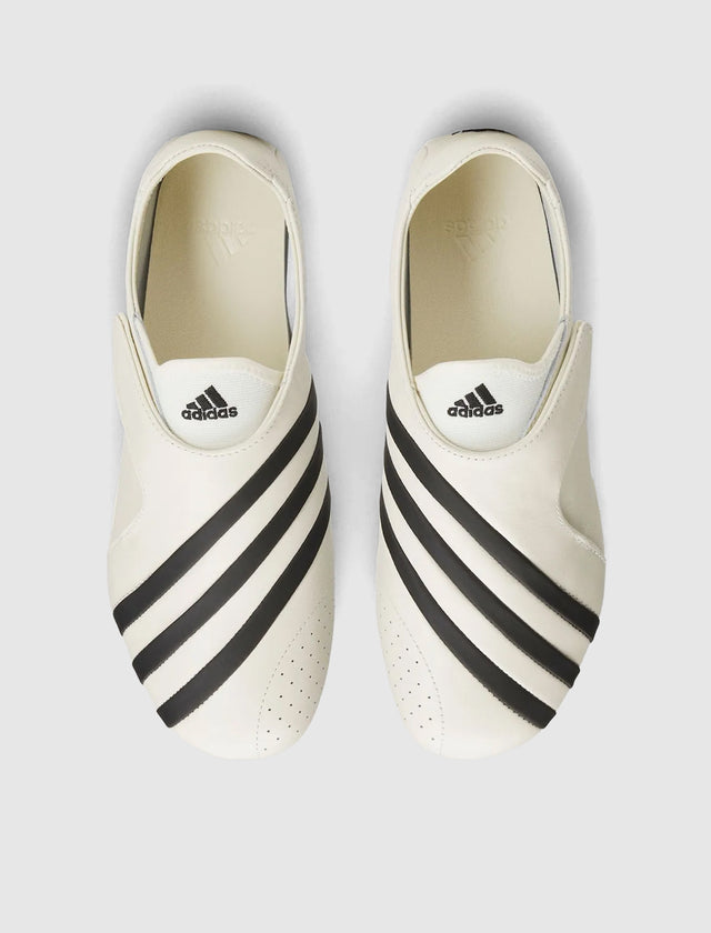 PHARRELL WILLIAMS YOGA VARIO "WHITE/BLACK"