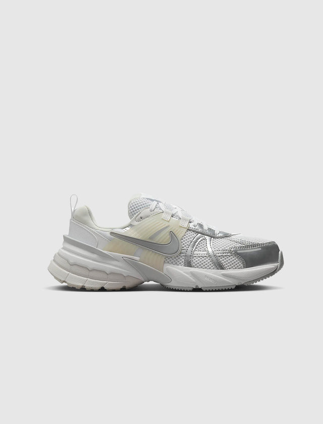 WOMEN'S V2K RUN "WHITE/METALLIC SILVER"